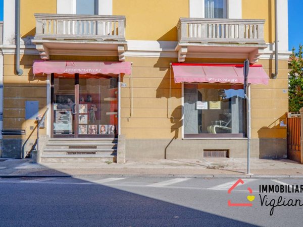 negozio in affitto a Vigliano Biellese