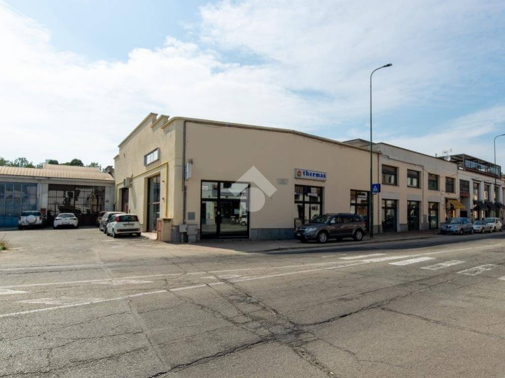 locale commerciale in affitto a Casale Monferrato