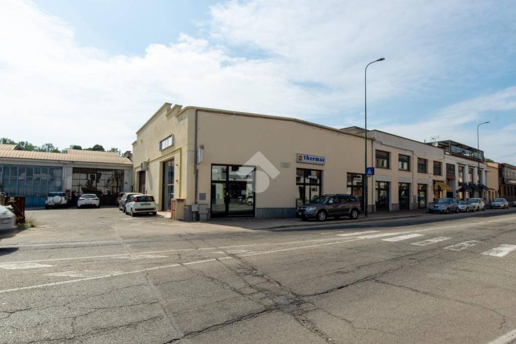 locale commerciale in affitto a Casale Monferrato