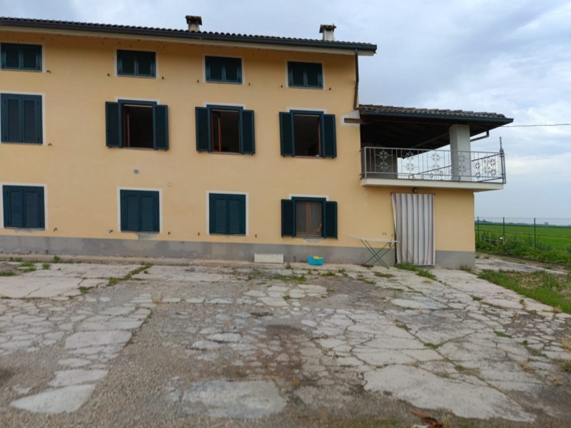 appartamento in affitto a Casale Monferrato in zona Santa Maria del Tempio