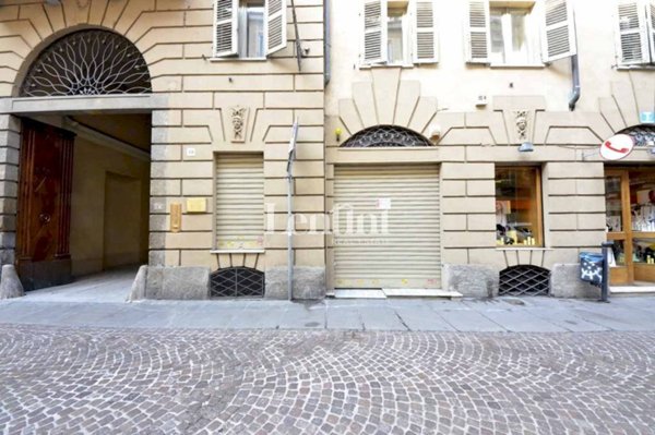 locale commerciale in affitto a Casale Monferrato