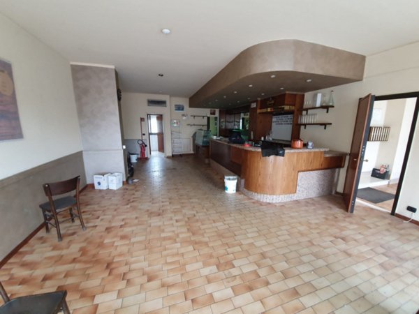 locale commerciale in affitto a Casale Monferrato
