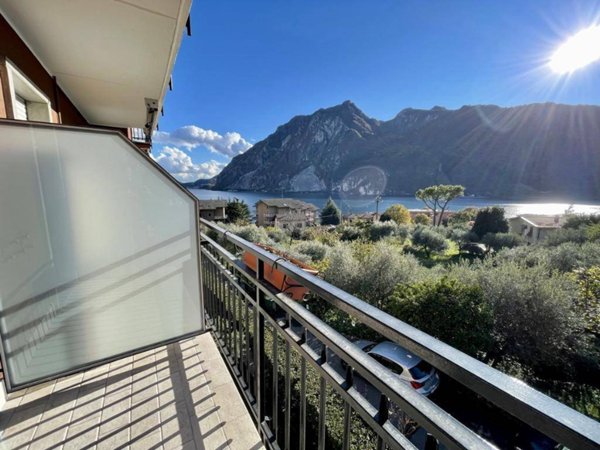 appartamento in affitto ad Abbadia Lariana in zona Onedo