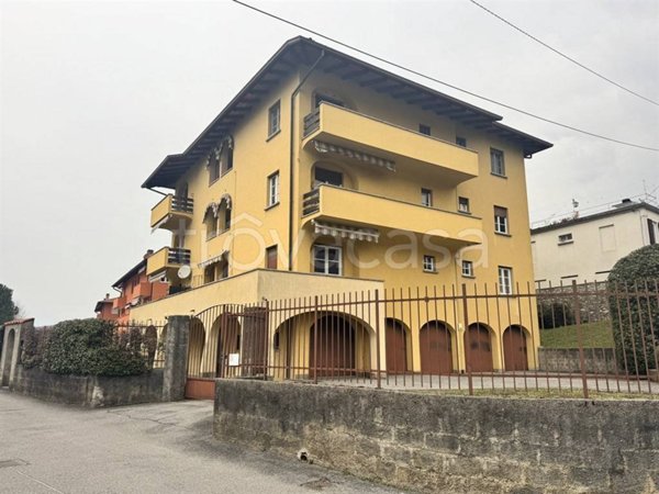 appartamento in affitto ad Abbadia Lariana in zona Linzanico