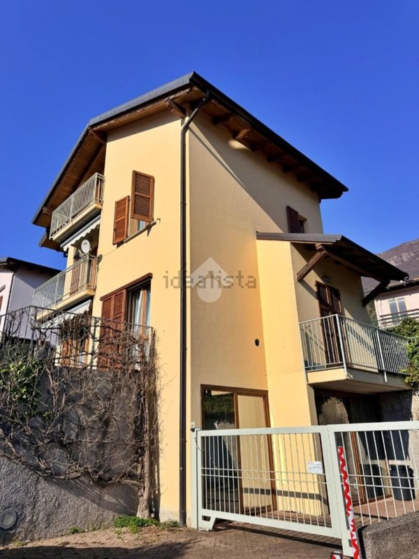 casa indipendente in affitto ad Abbadia Lariana