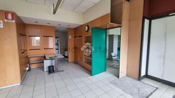 locale di sgombero in affitto a Barzago