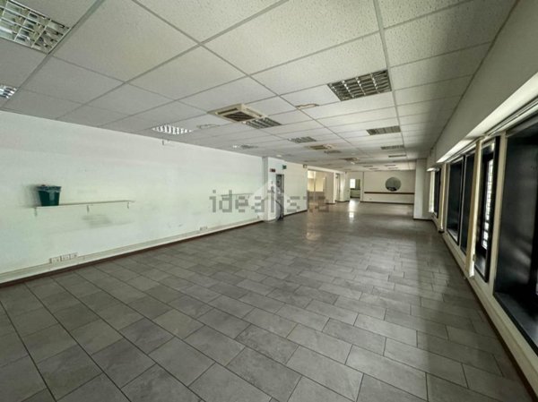 ufficio in affitto a Barzago in zona Verdegò