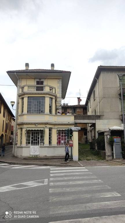appartamento in affitto a Barzanò