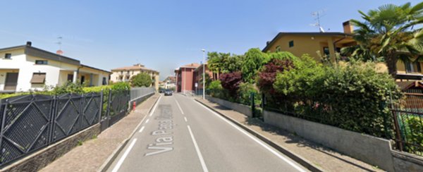 appartamento in affitto a Barzanò