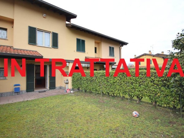 casa indipendente in affitto a Barzanò