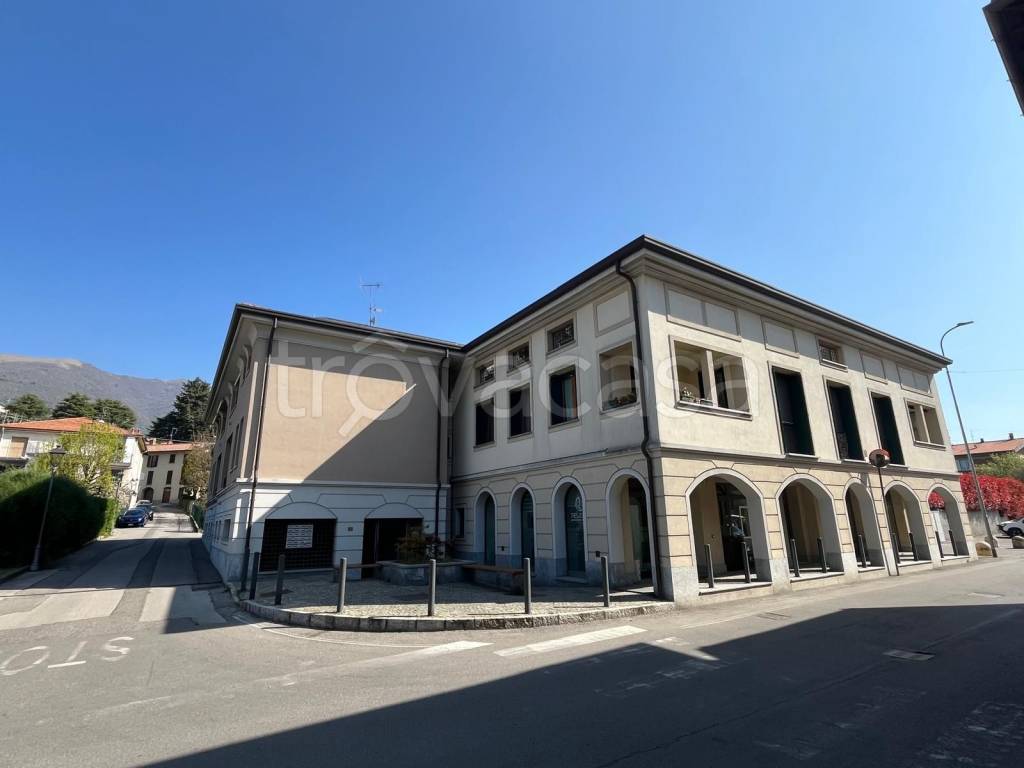 appartamento in affitto a Bosisio Parini
