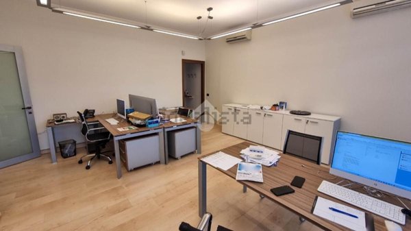ufficio in affitto a Brivio