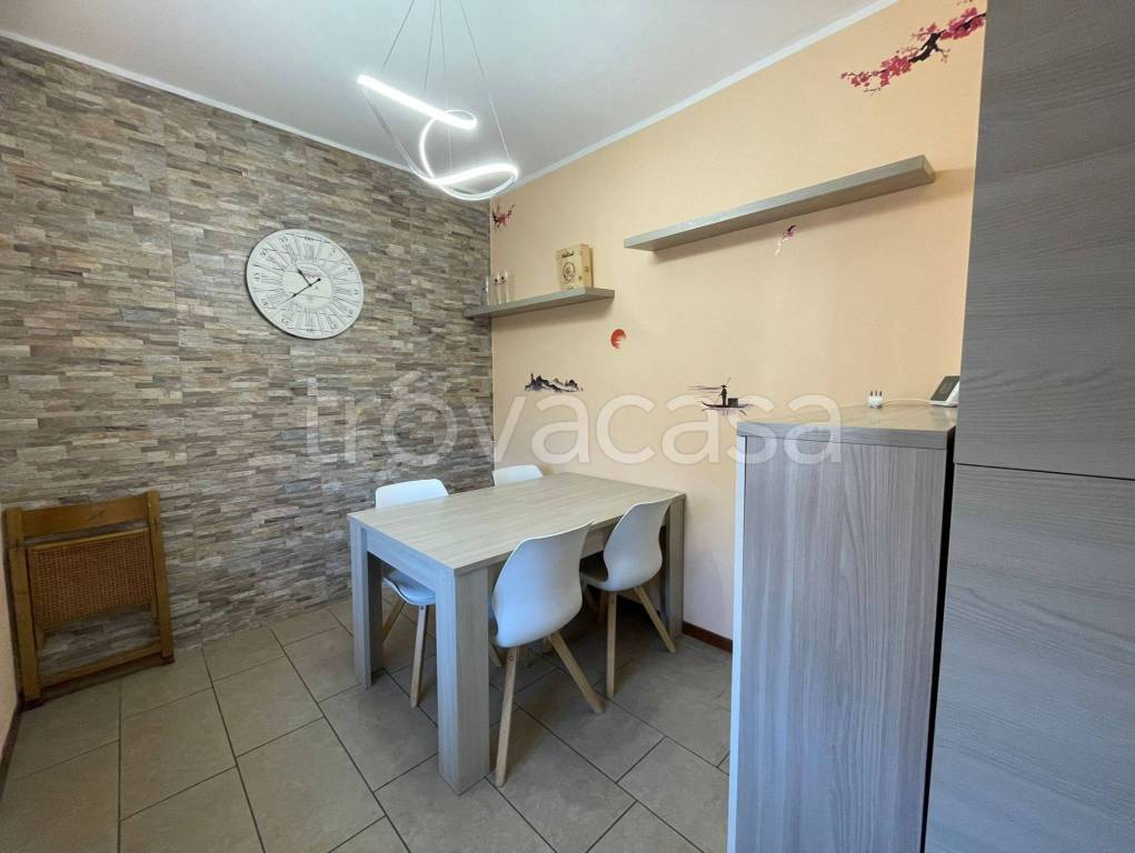 appartamento in affitto a Brivio