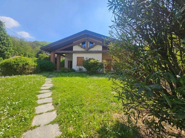casa indipendente in affitto a Brivio