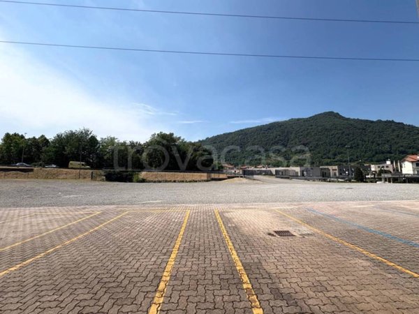 locale commerciale in affitto a Brivio in zona Foppaluera