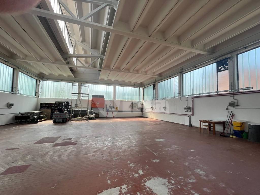 locale commerciale in affitto a Bulciago