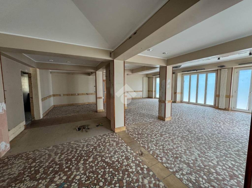 negozio in affitto a Calco