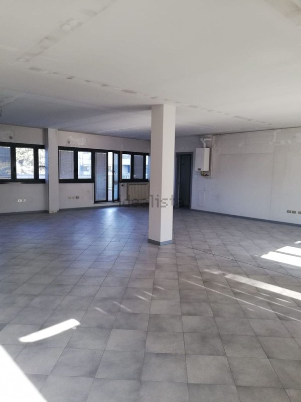 ufficio in affitto a Calco