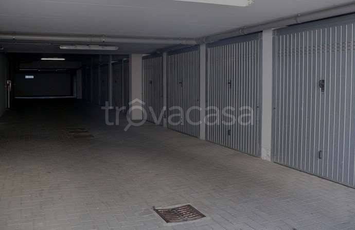 locale di sgombero in affitto a Calco in zona Arlate