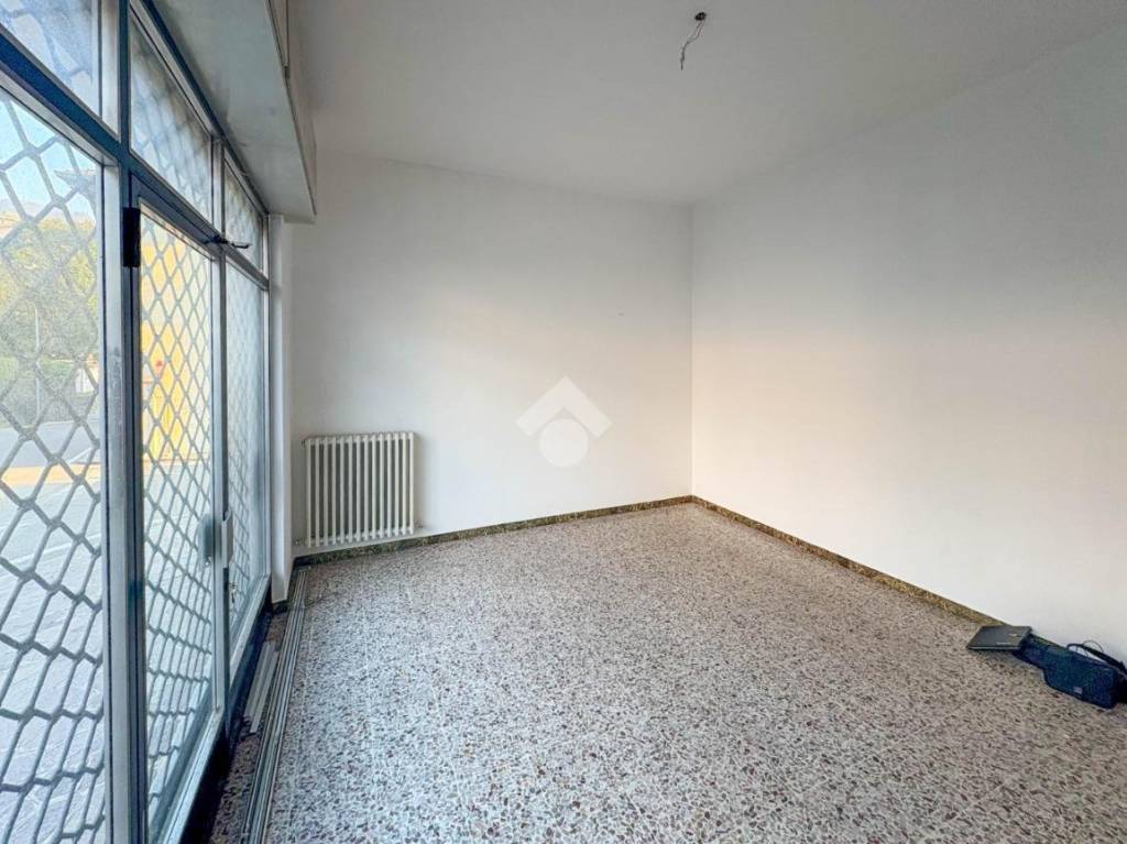 negozio in affitto a Calolziocorte