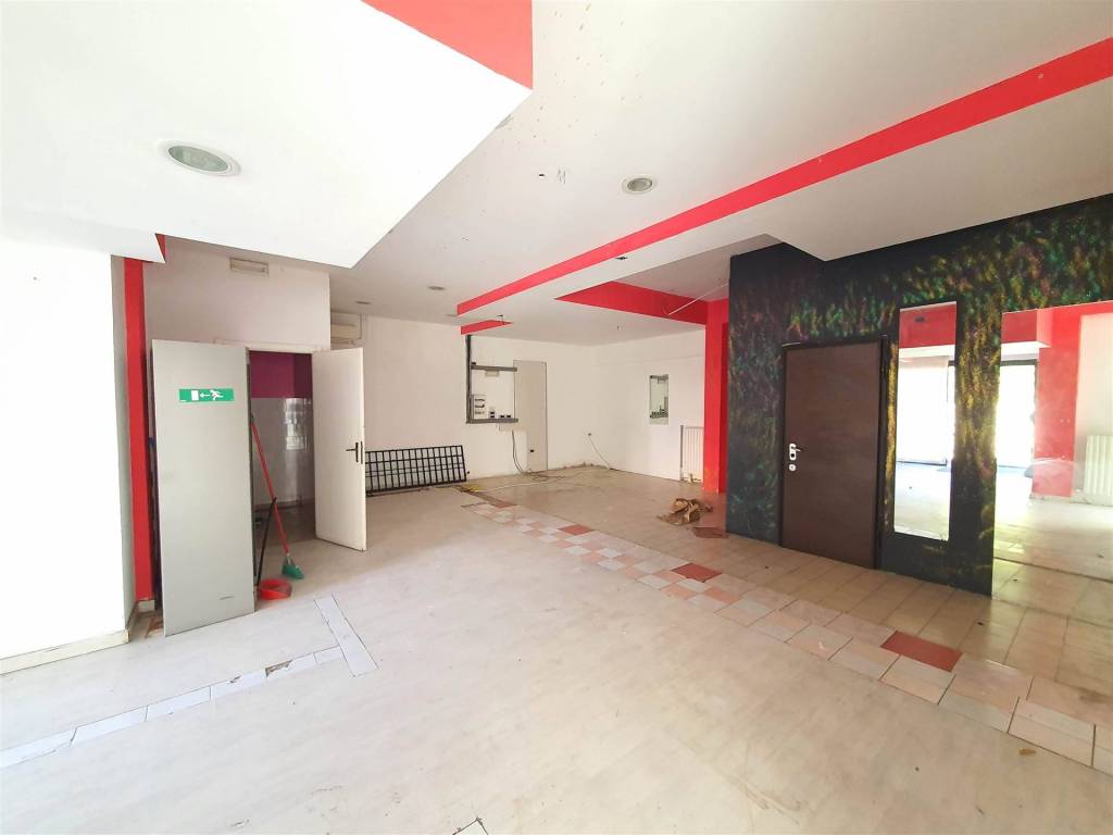 negozio in affitto a Calolziocorte