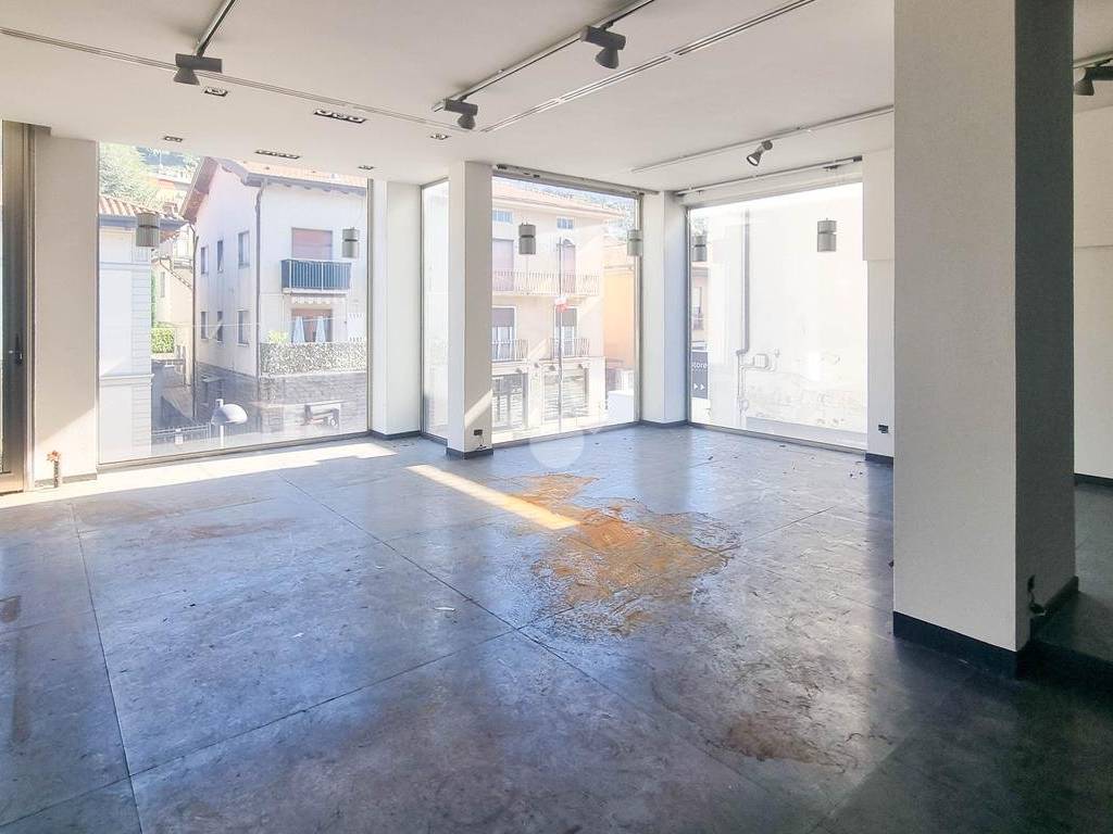 negozio in affitto a Calolziocorte