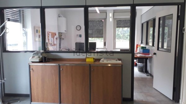 ufficio in affitto a Calolziocorte in zona Pascolo