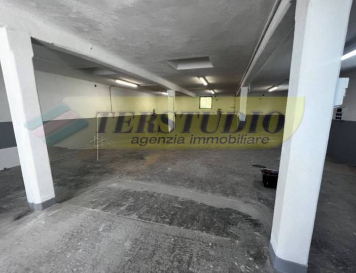 locale di sgombero in affitto a Calolziocorte