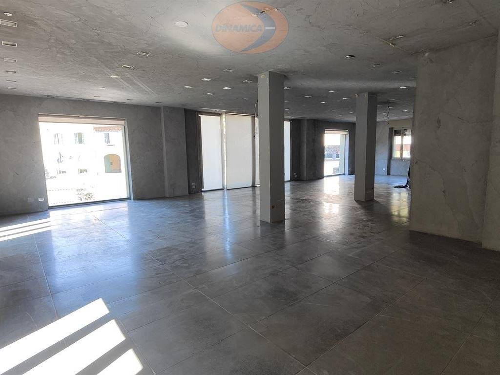 negozio in affitto a Casatenovo