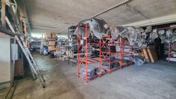 locale di sgombero in affitto a Casatenovo