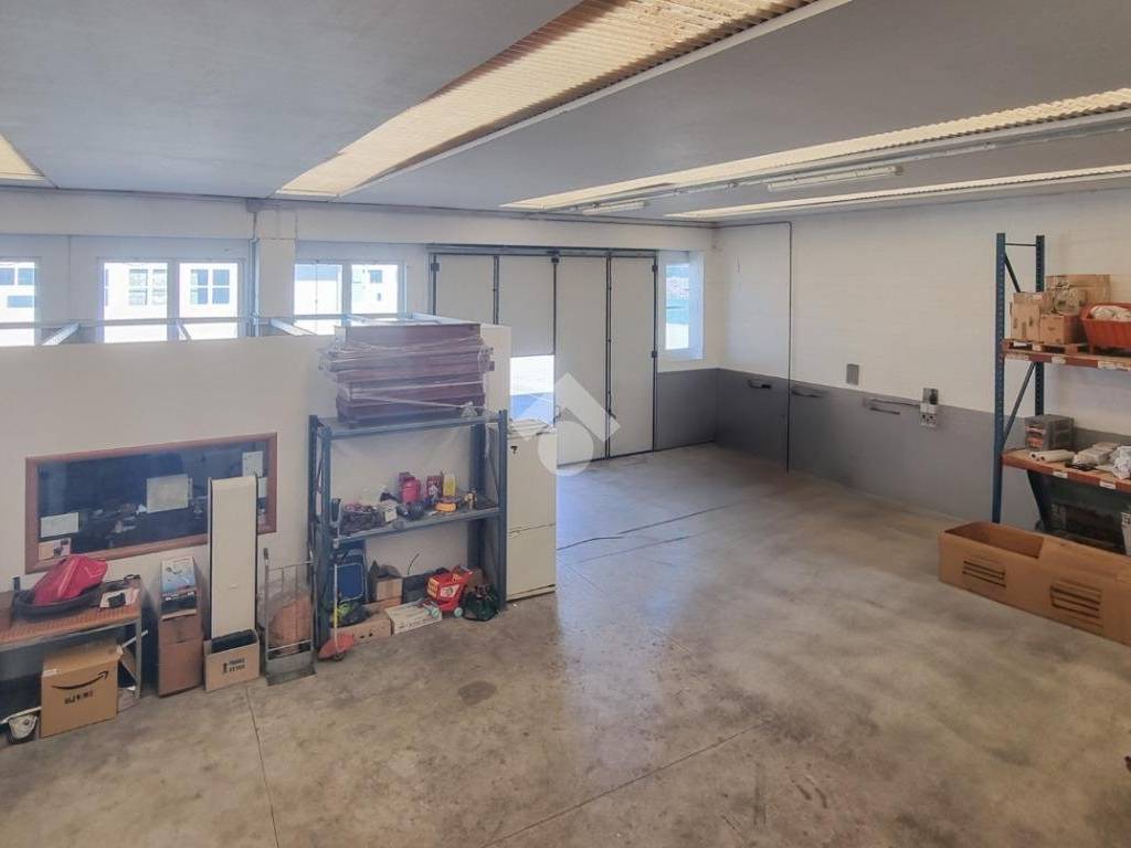 capannone in affitto a Casatenovo