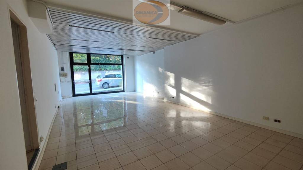 negozio in affitto a Casatenovo