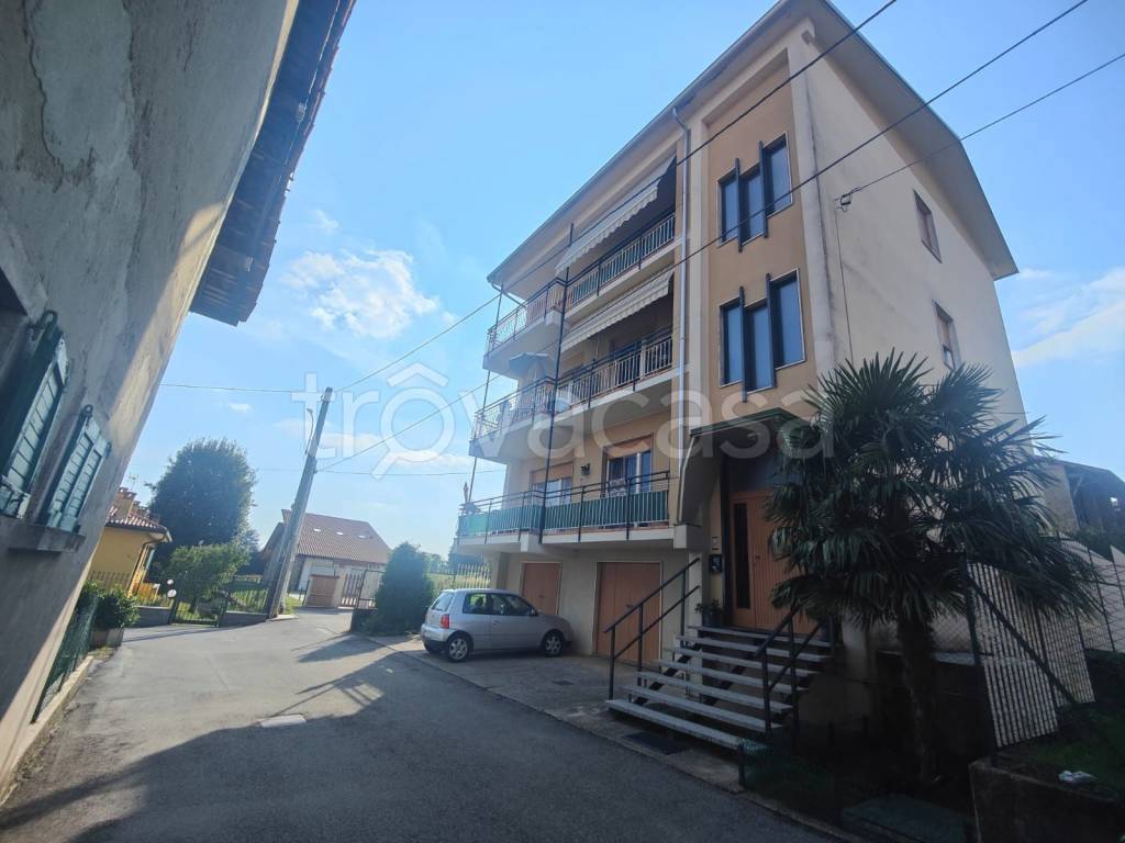 appartamento in affitto a Casatenovo