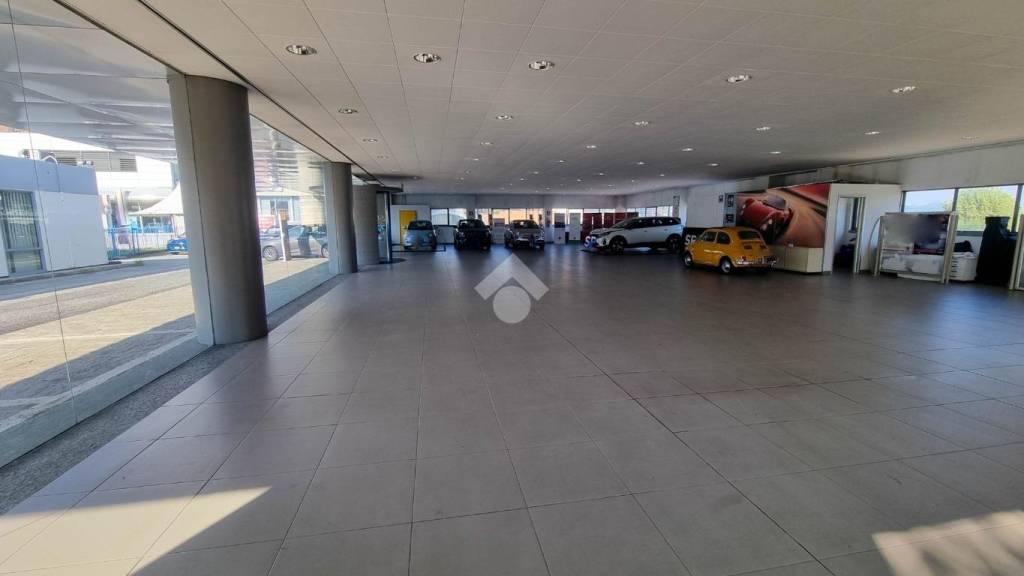 negozio in affitto a Casatenovo