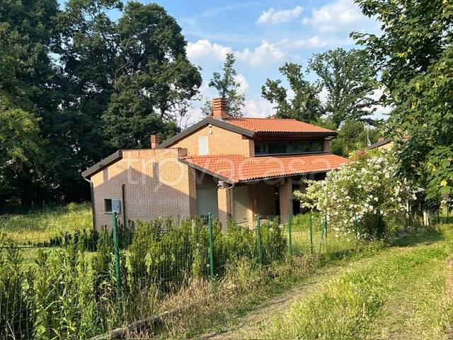 casa indipendente in affitto a Casatenovo