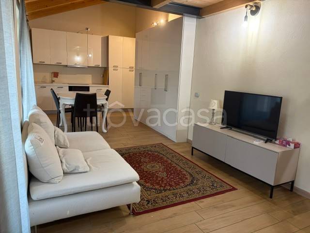 appartamento in affitto a Casatenovo