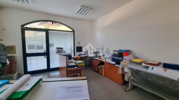 negozio in affitto a Castello di Brianza