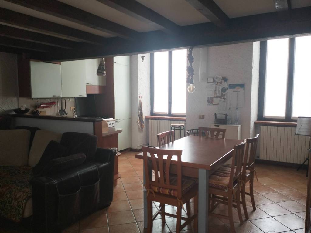 appartamento in affitto a Castello di Brianza