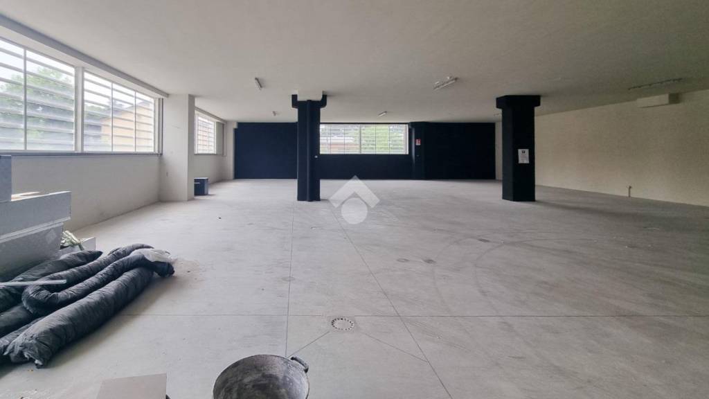 locale commerciale in affitto a Cernusco Lombardone