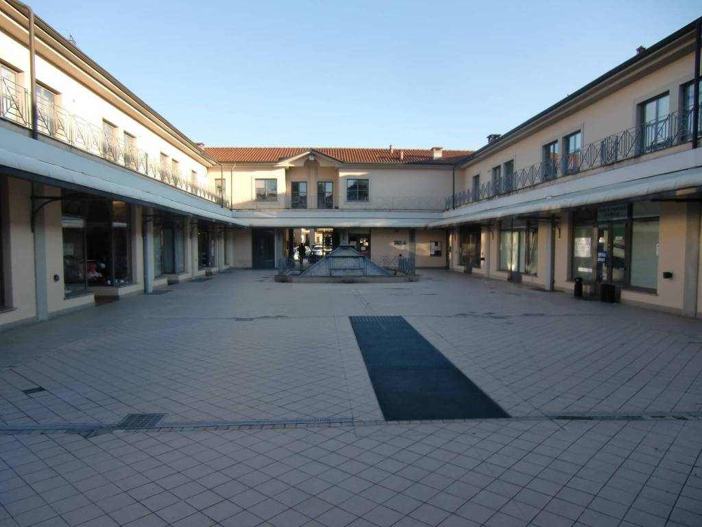 locale commerciale in affitto a Cernusco Lombardone