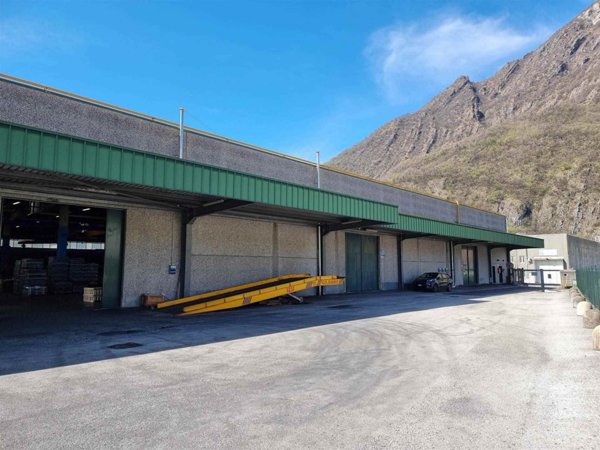 capannone in affitto a Civate