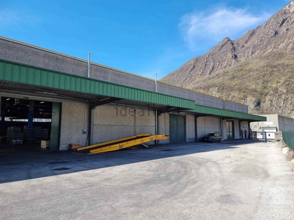 capannone in affitto a Civate