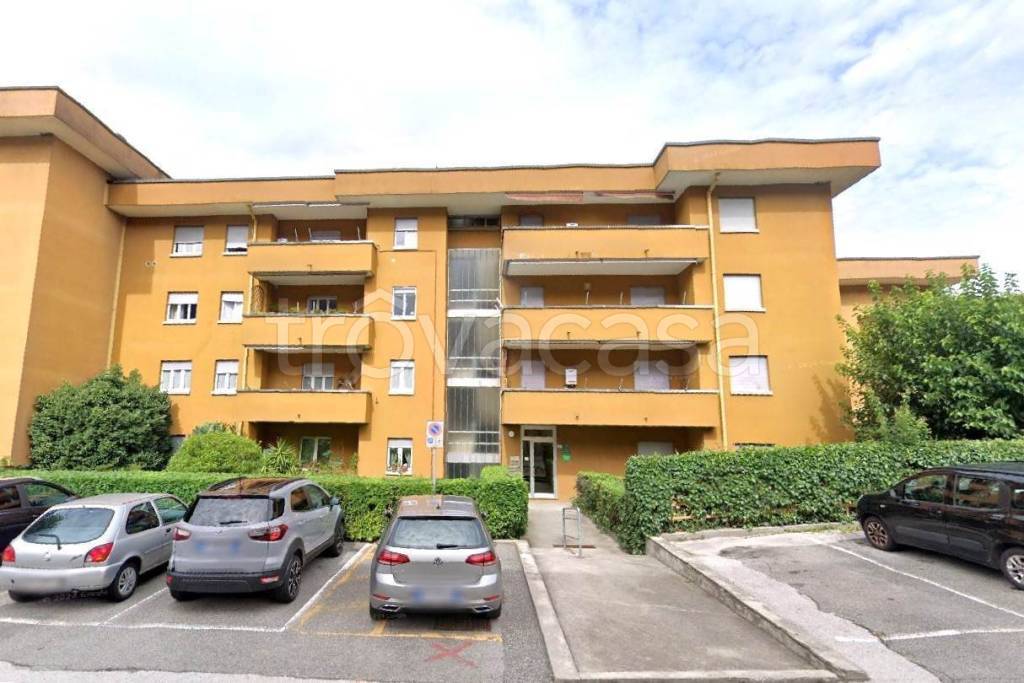 appartamento in affitto a Colico