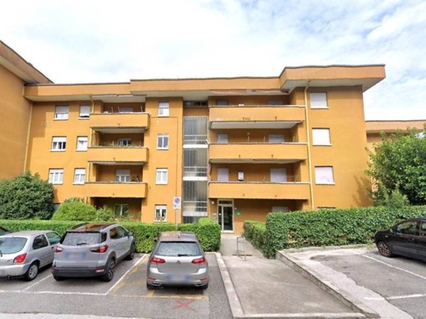 appartamento in affitto a Colico