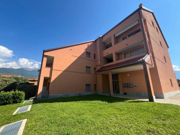 appartamento in affitto a Colico