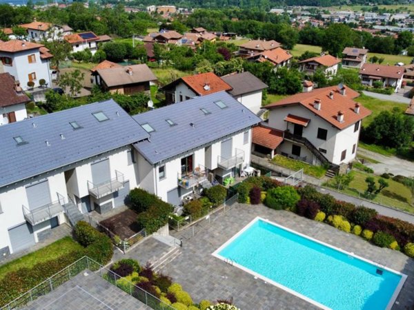 casa indipendente in affitto a Colico