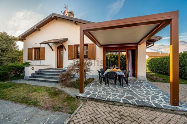 casa indipendente in affitto a Colico