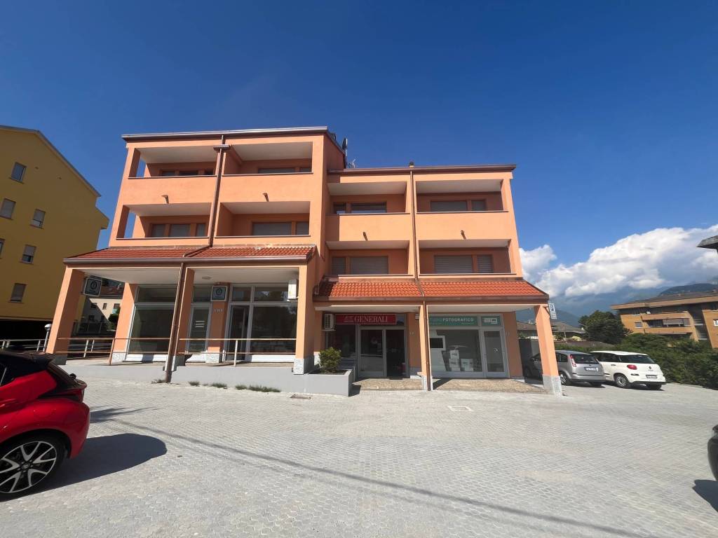 appartamento in affitto a Colico