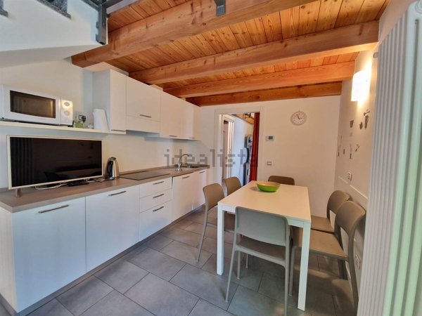 appartamento in affitto a Colico in zona Villatico