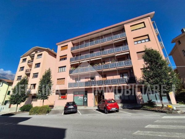 appartamento in affitto a Colico in zona Villatico